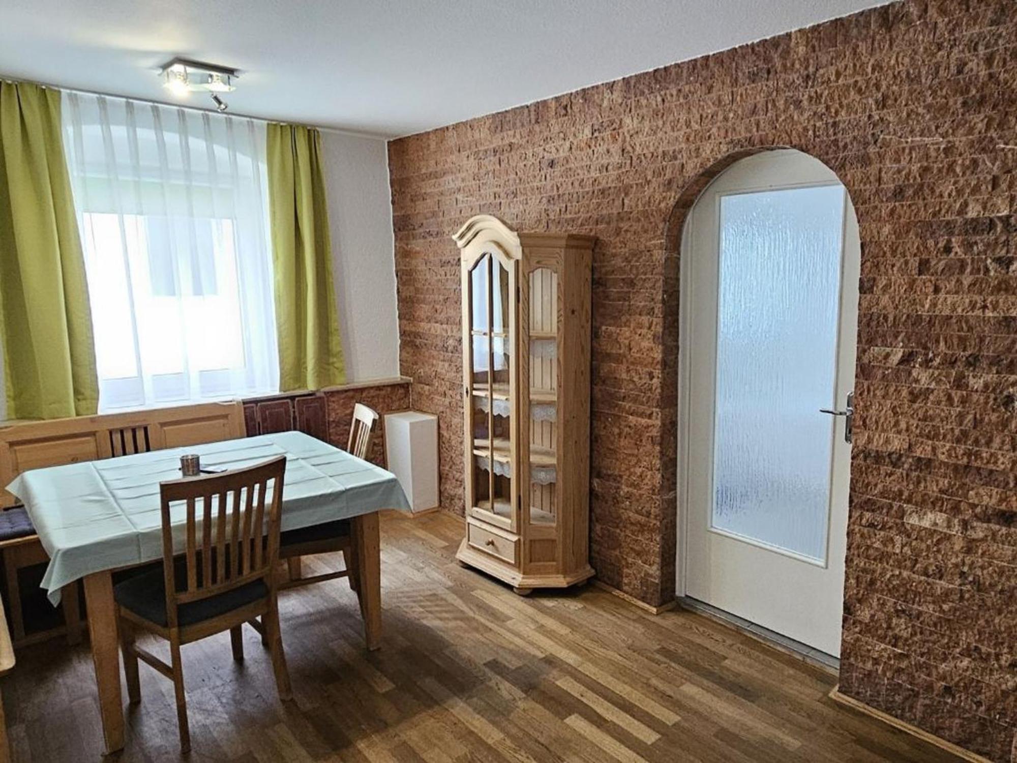 Hotel Hirsch 군즈부르크 외부 사진