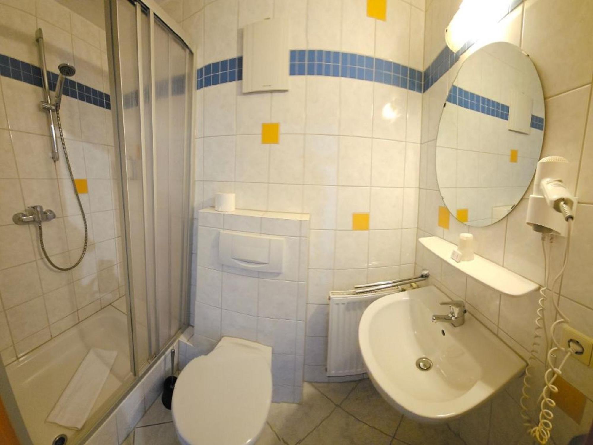 Hotel Hirsch 군즈부르크 외부 사진