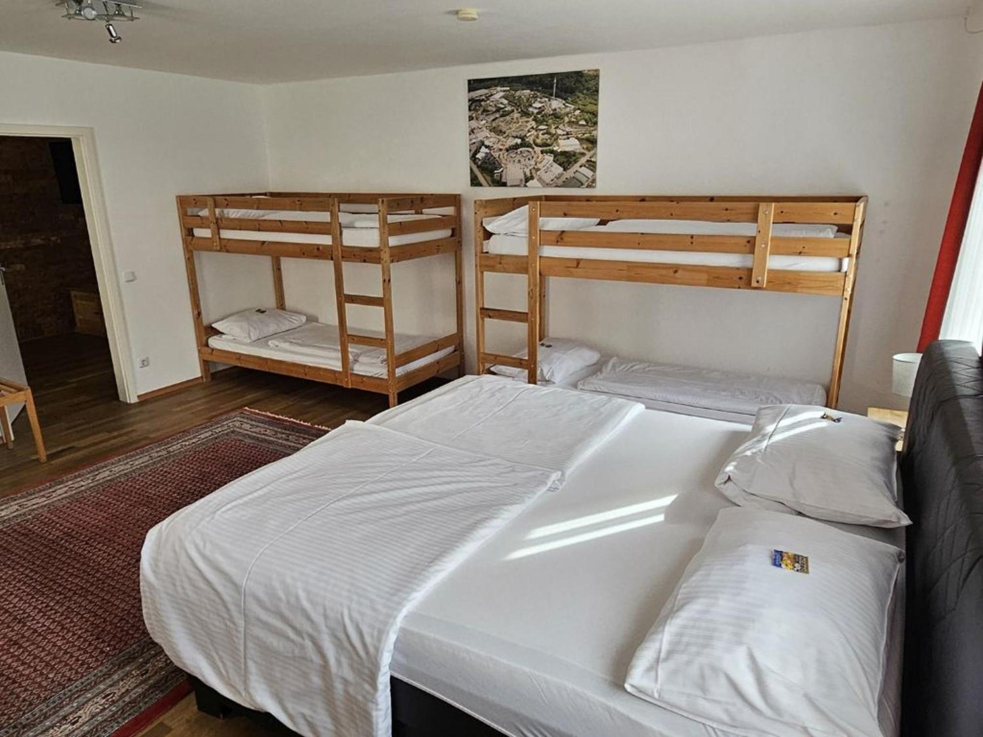 Hotel Hirsch 군즈부르크 외부 사진