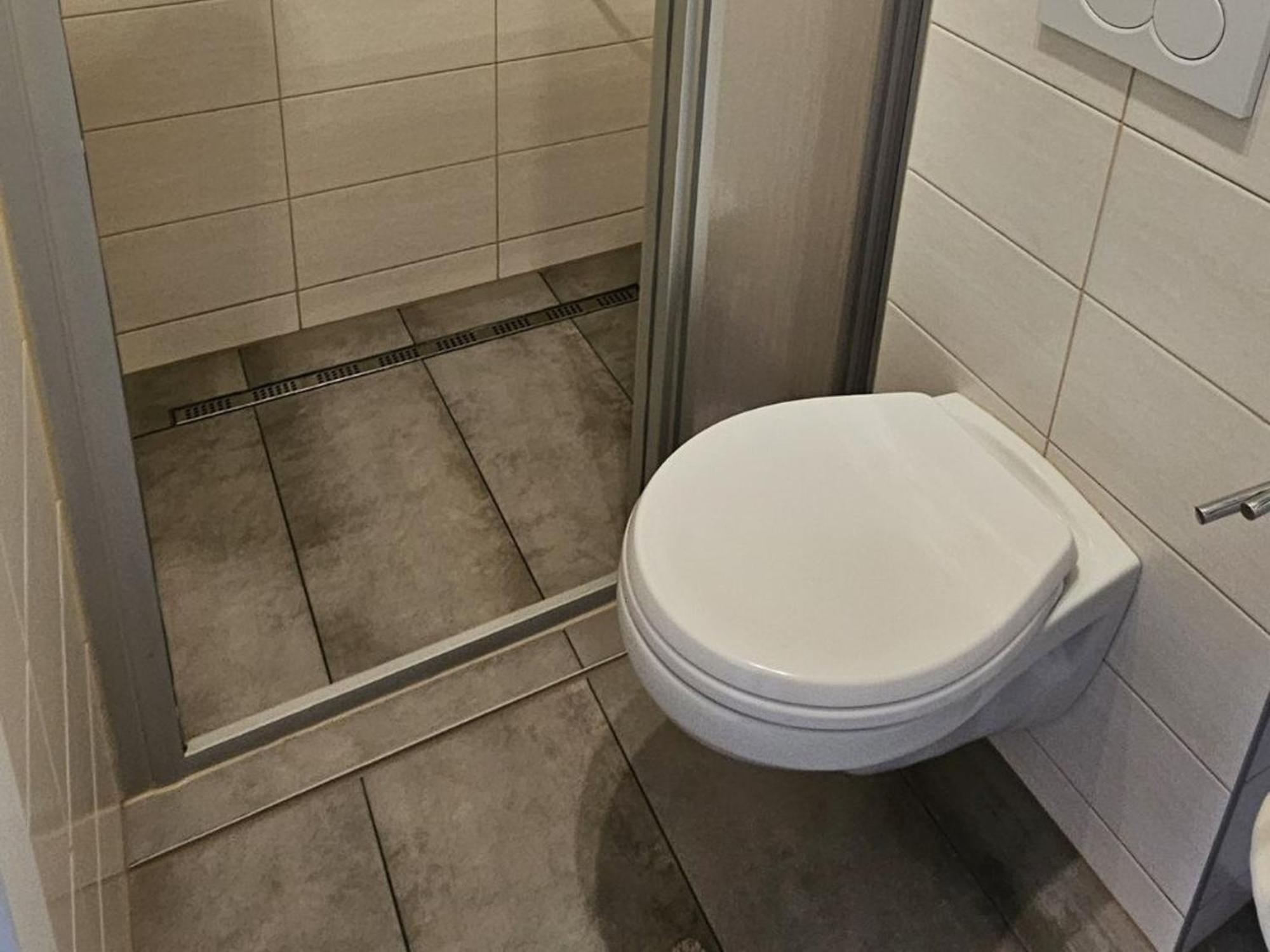 Hotel Hirsch 군즈부르크 외부 사진